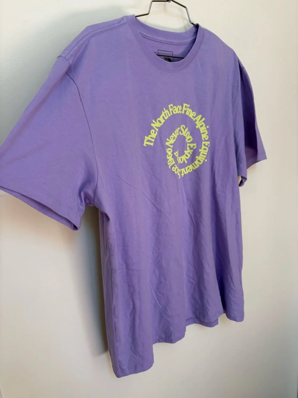 Brand New North Face Graphic T-shirt Size XL - Picture 3 of 8